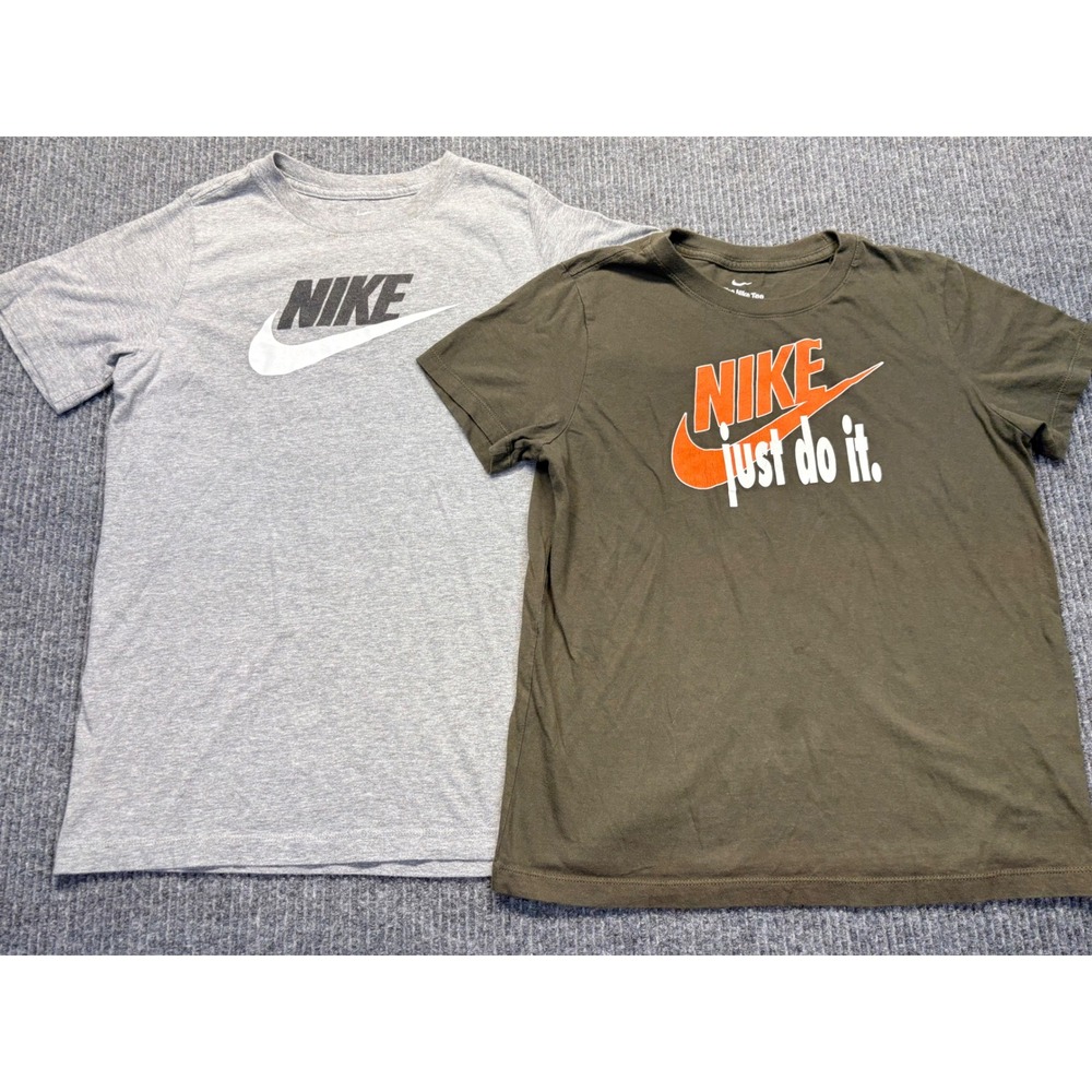 Nike Boys Graphic T-Shirt Bundle Grey Olive Green Just Do It Size XL 2 Pack